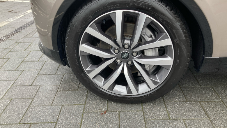 Land Rover Discovery 3.0 D300 Dynamic SE 5dr Auto Diesel Station Wagon